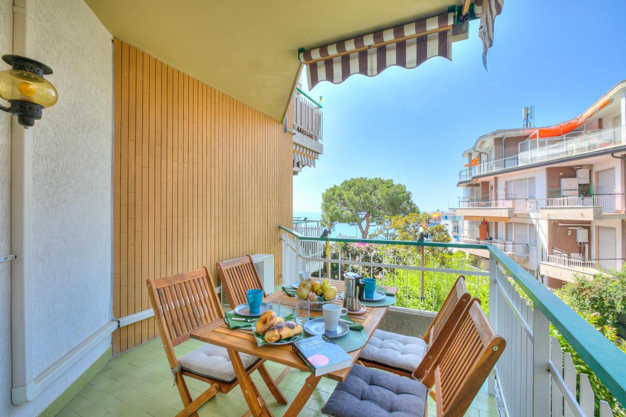 Casa Emma With Sea Glimpse - Happy Rentals サンレモ エクステリア 写真